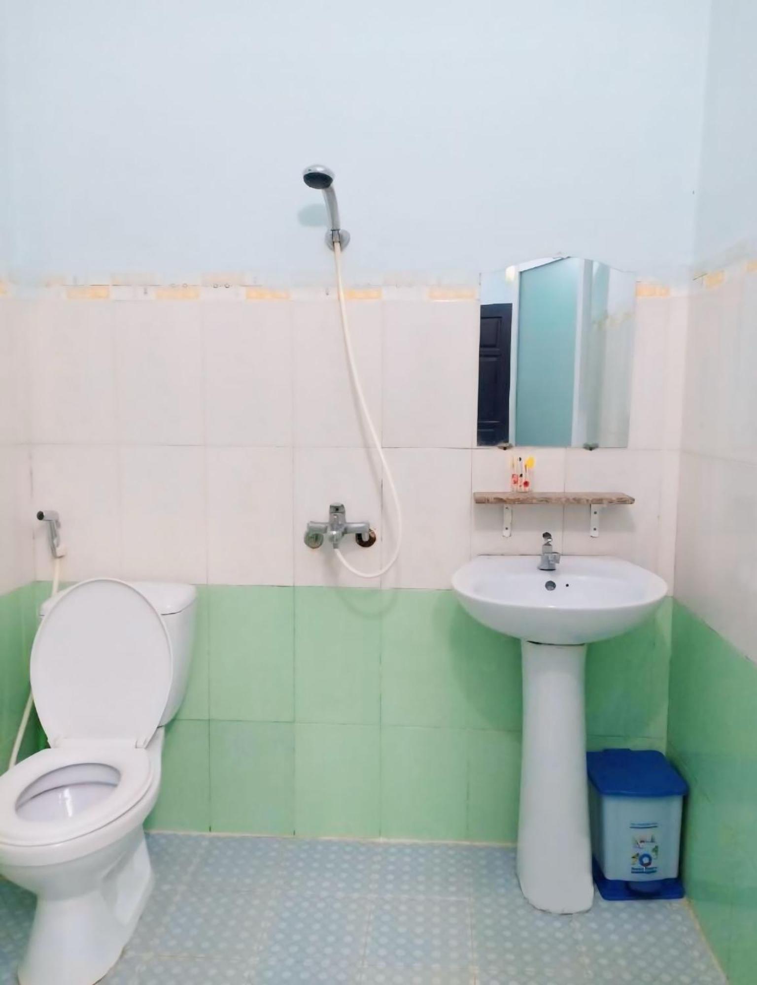Nhà Nghỉ Kim Lài Plây Ku Exterior foto